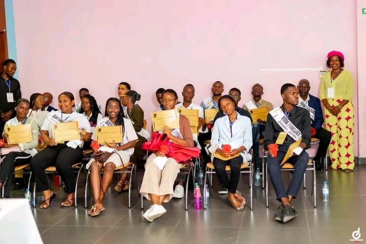 Nancy School Celebra o Sucesso dos Alunos com Cerimónia de Certificação